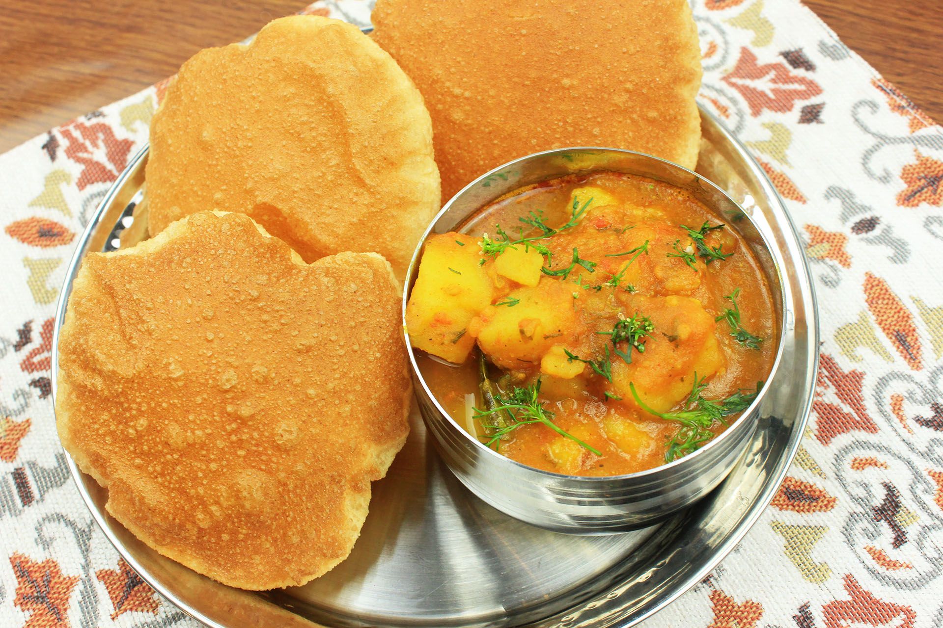 aloo-poori